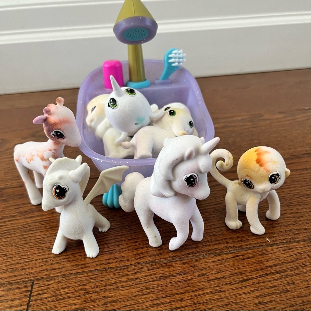 8 Crayola Scribble Scrubbie Pets & Bath Tub - Unicorn, Dragon, Monkey, Giraffe..